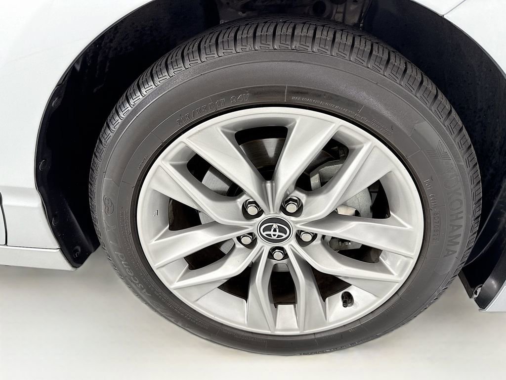 Used 2020 Toyota Avalon XLE w/ Carpet Mat Package FWD image 30
