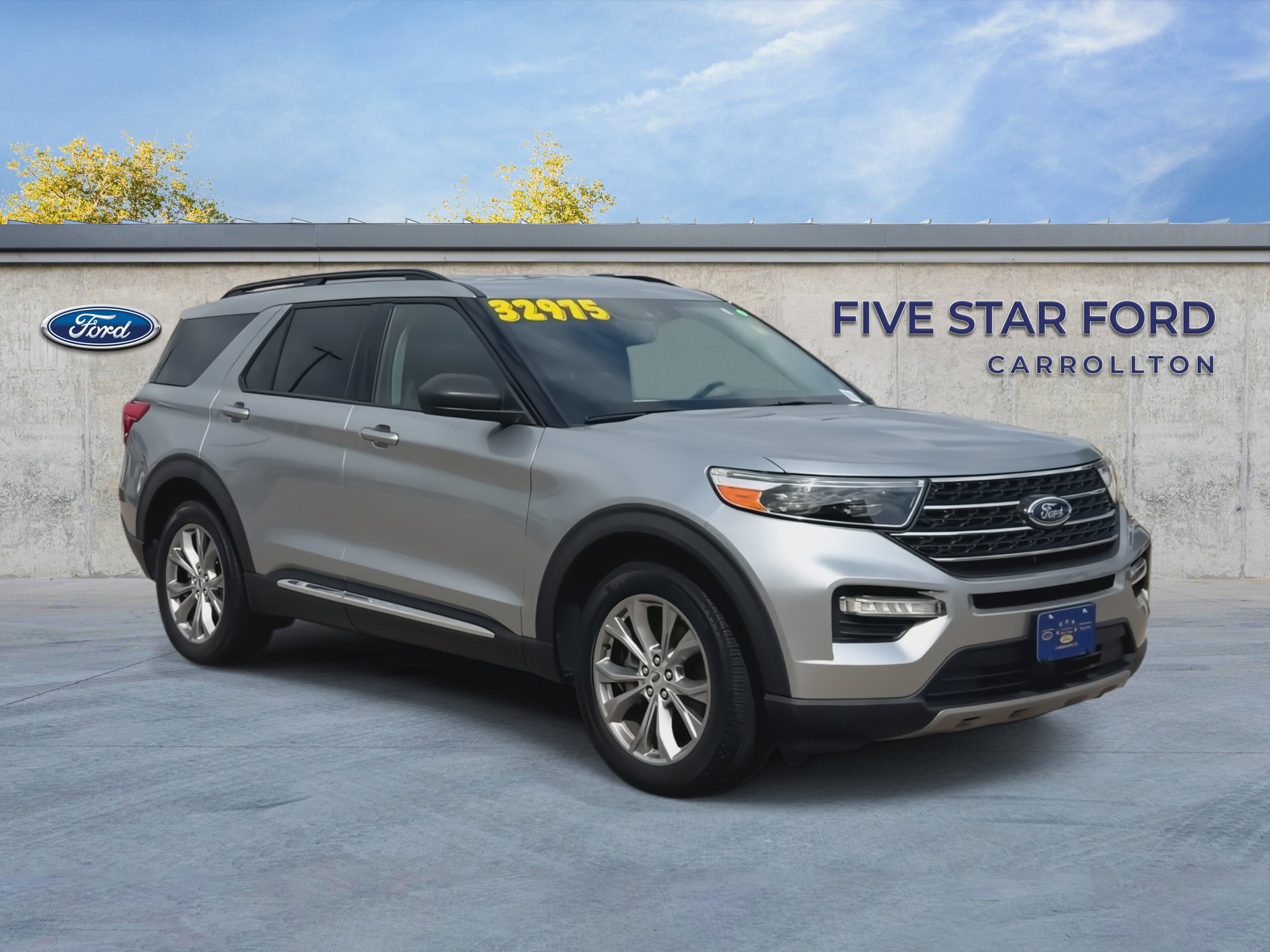 Certified 2023 Ford Explorer XLT w/ Equipment Group 202A RWD image 2