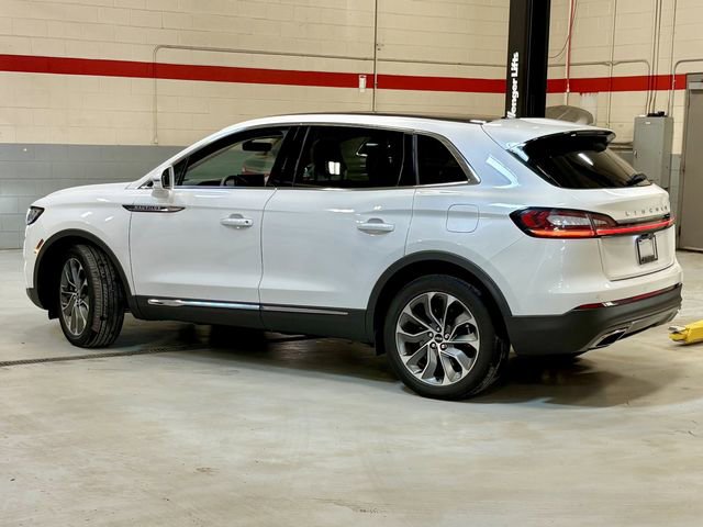 Used 2022 Lincoln Nautilus Reserve image 2