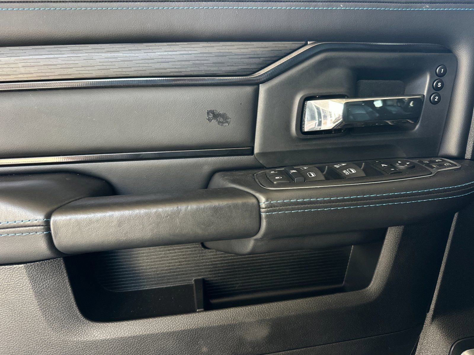 Used 2024 RAM 2500 Rebel w/ Towing Technology Group image 10