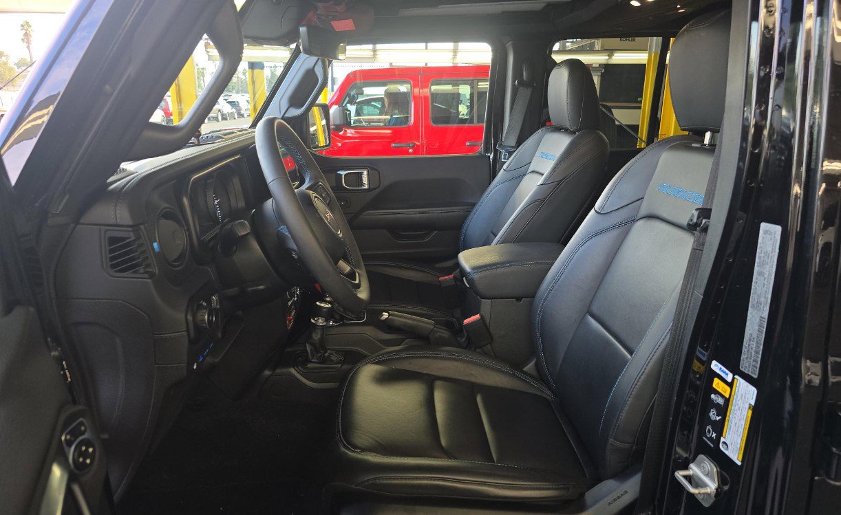 Used 2024 Jeep Wrangler Unlimited Rubicon 4xe AWD/4WD image 7