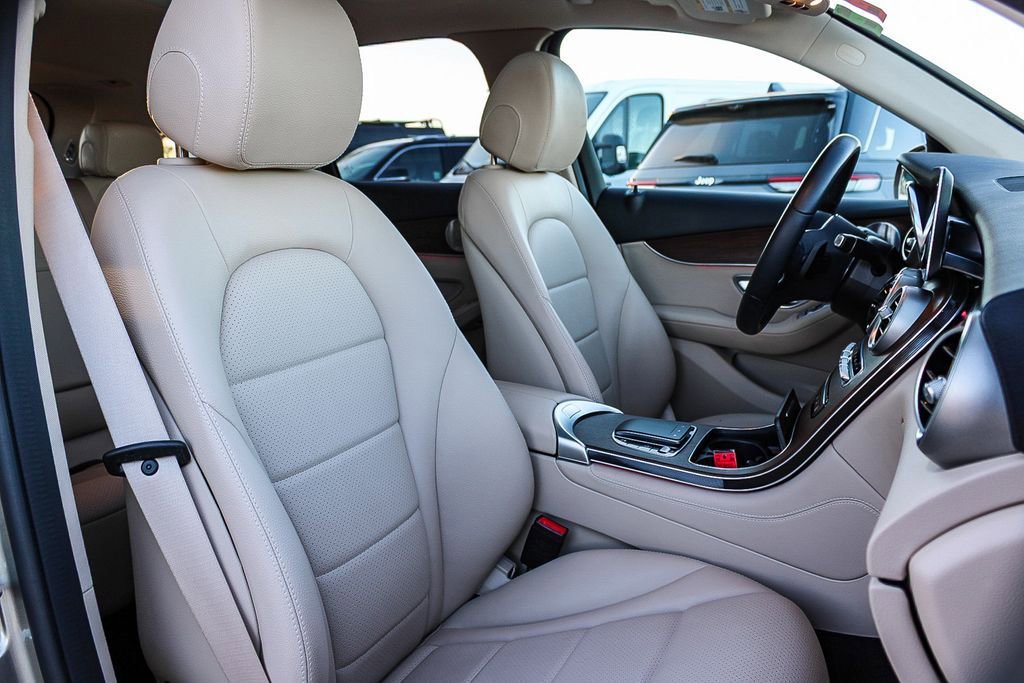 Used 2020 Mercedes-Benz GLC 300 image 17