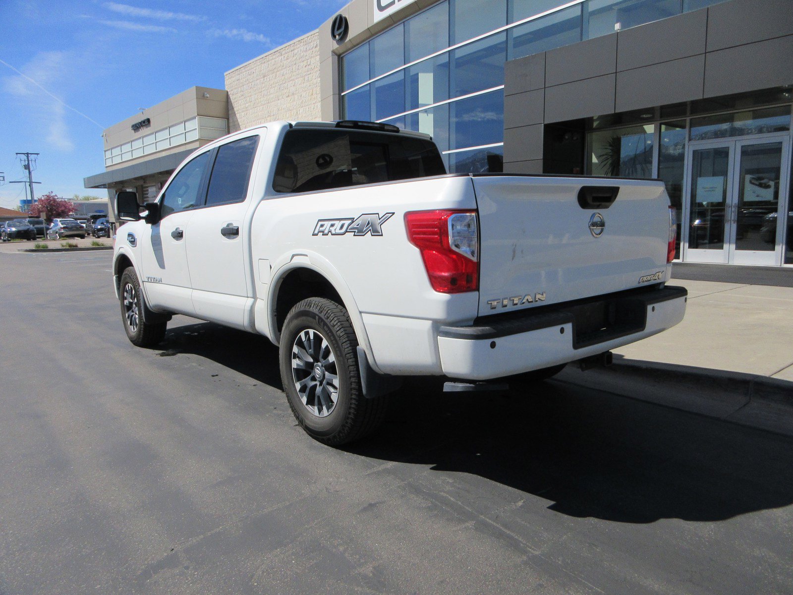 Used 2017 Nissan Titan PRO-4X image 8