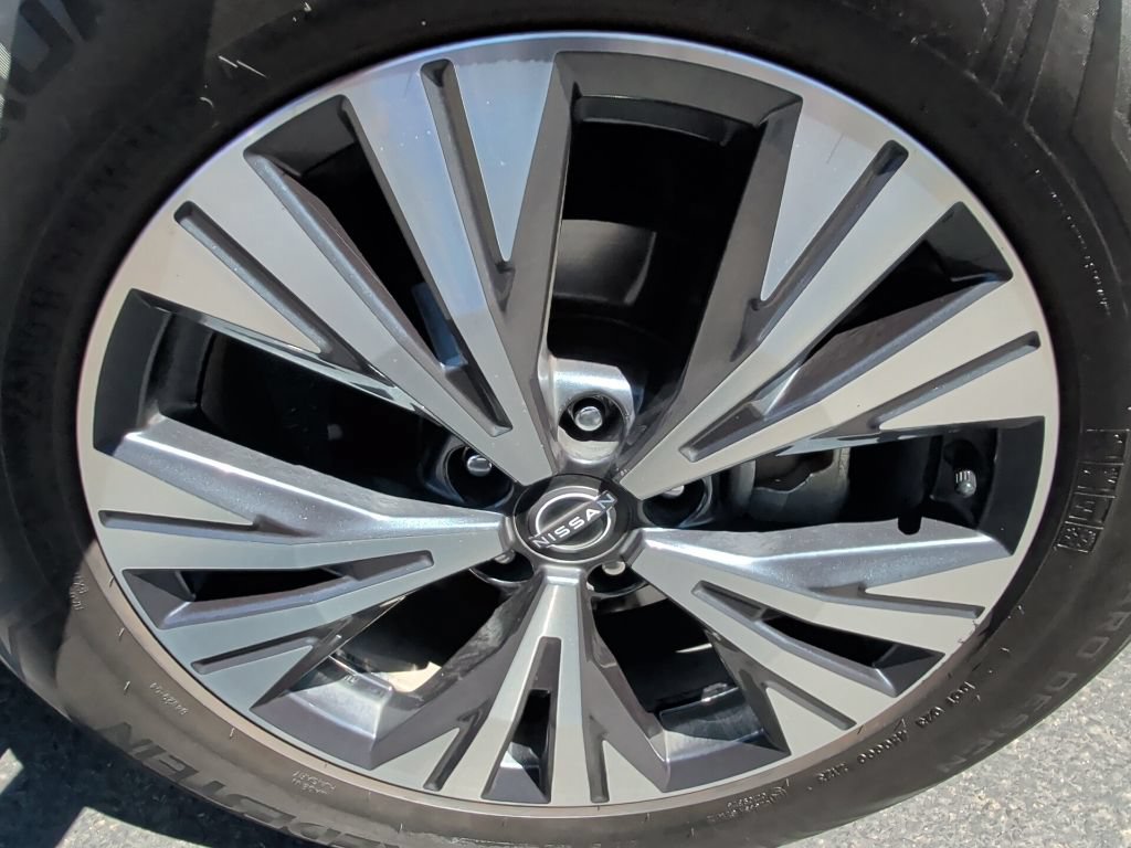 Used 2022 Nissan Rogue SV AWD/4WD image 21