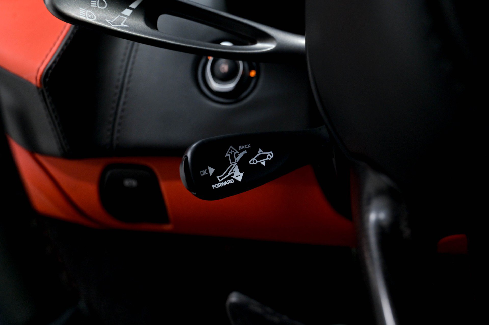 Used 2019 McLaren 600LT RWD image 65