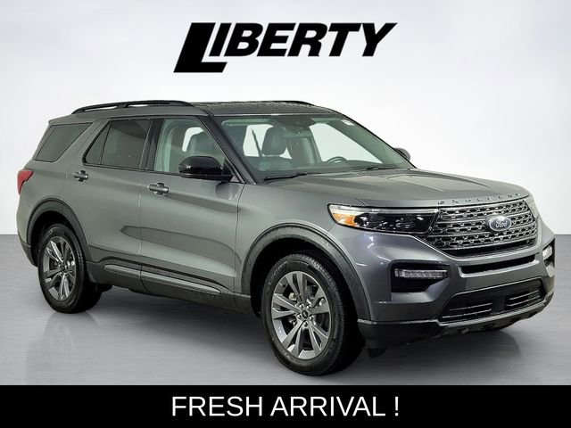 Certified 2023 Ford Explorer XLT w/ Equipment Group 202A AWD/4WD image 1