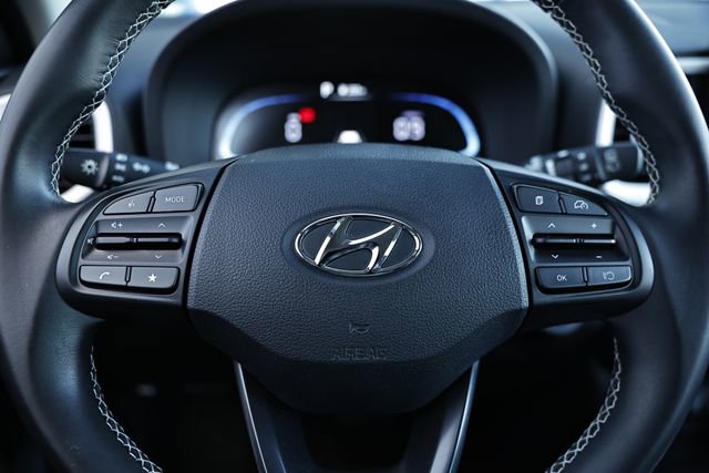 Used 2024 Hyundai Venue Limited image 30