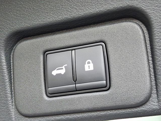 Used 2024 Nissan Rogue SV image 29