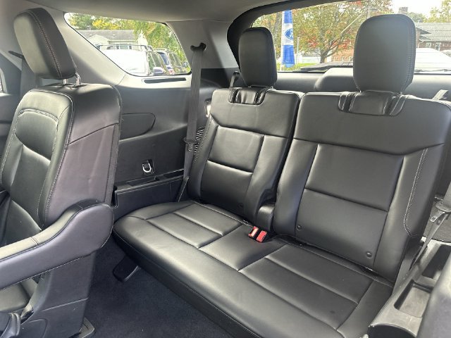 Used 2023 Ford Explorer XLT w/ Equipment Group 202A AWD/4WD image 33