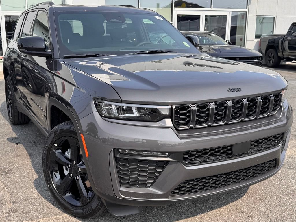 New 2026 Jeep Grand Cherokee Limited w/ Limited Altitude Package AWD/4WD image 1