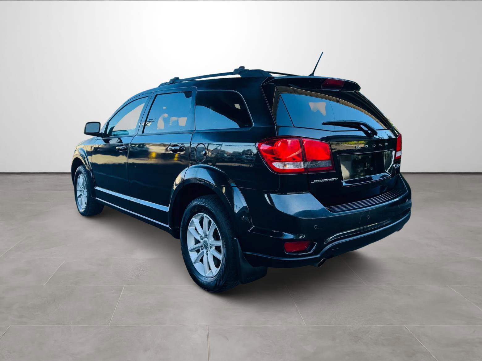 Used 2015 Dodge Journey SXT w/ Navigation & Sound Group FWD image 5