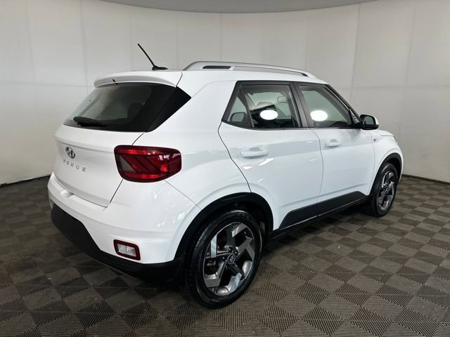 Certified 2023 Hyundai Venue SEL image 3