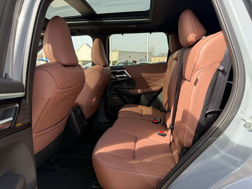 New 2026 Mitsubishi Outlander SEL image 19