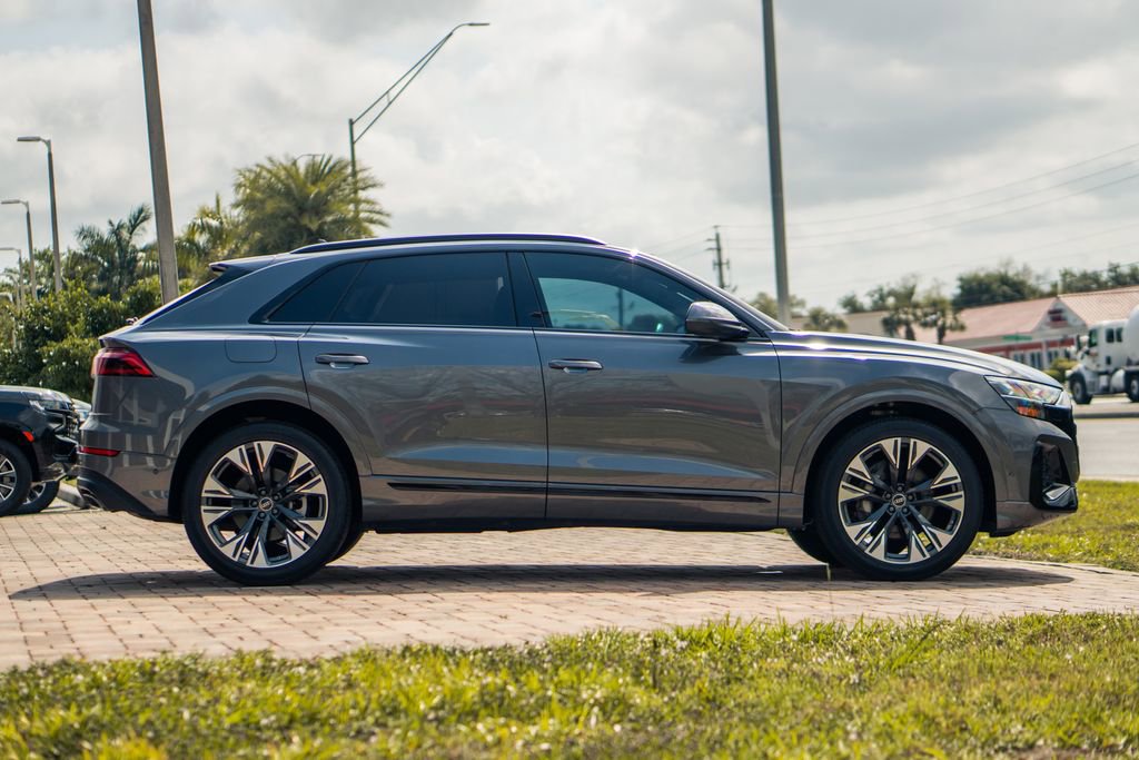 Used 2025 Audi Q8 Prestige image 6