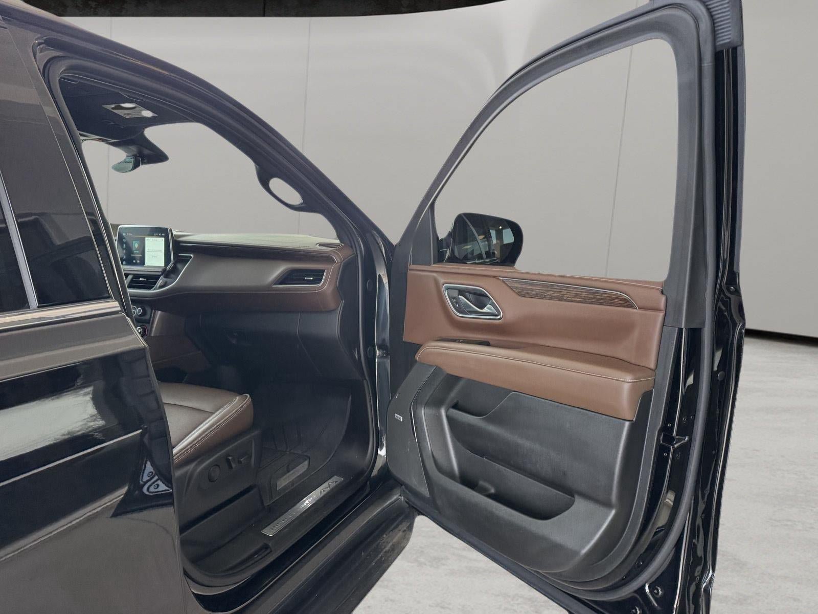 Used 2024 Chevrolet Tahoe High Country AWD/4WD image 33