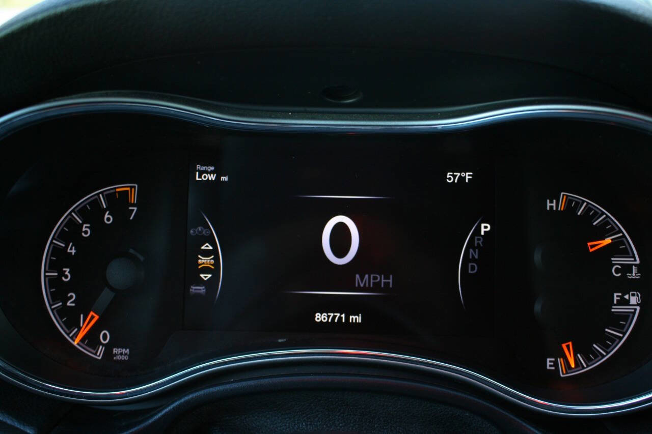 Used 2017 Jeep Grand Cherokee Altitude image 10