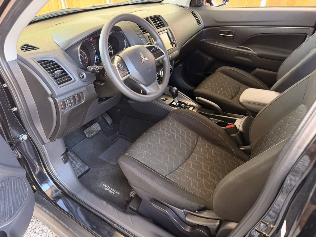 Used 2025 Mitsubishi Outlander Sport ES AWD/4WD image 2