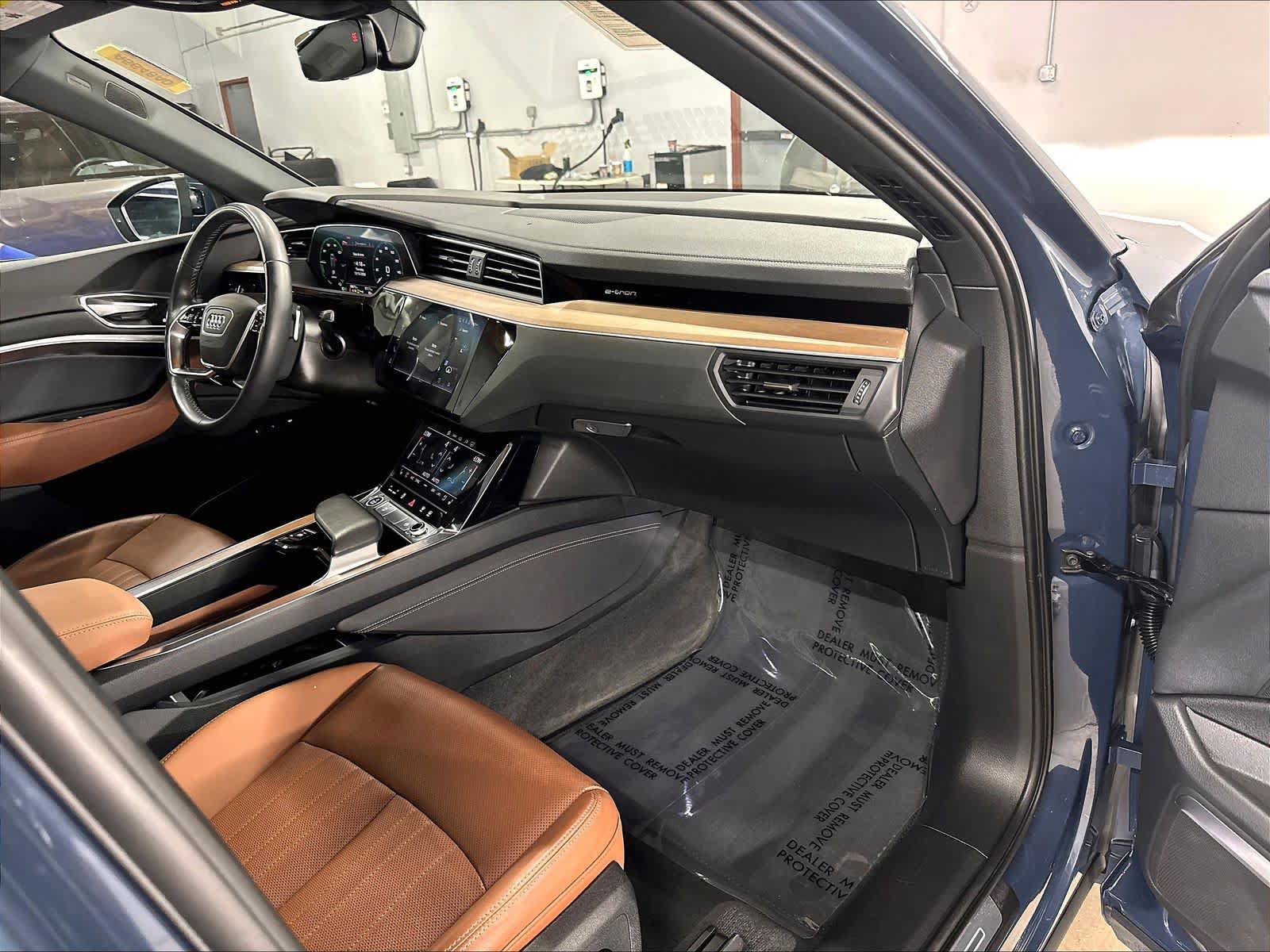 Used 2024 Audi Q8 e-tron Premium Plus AWD/4WD image 18