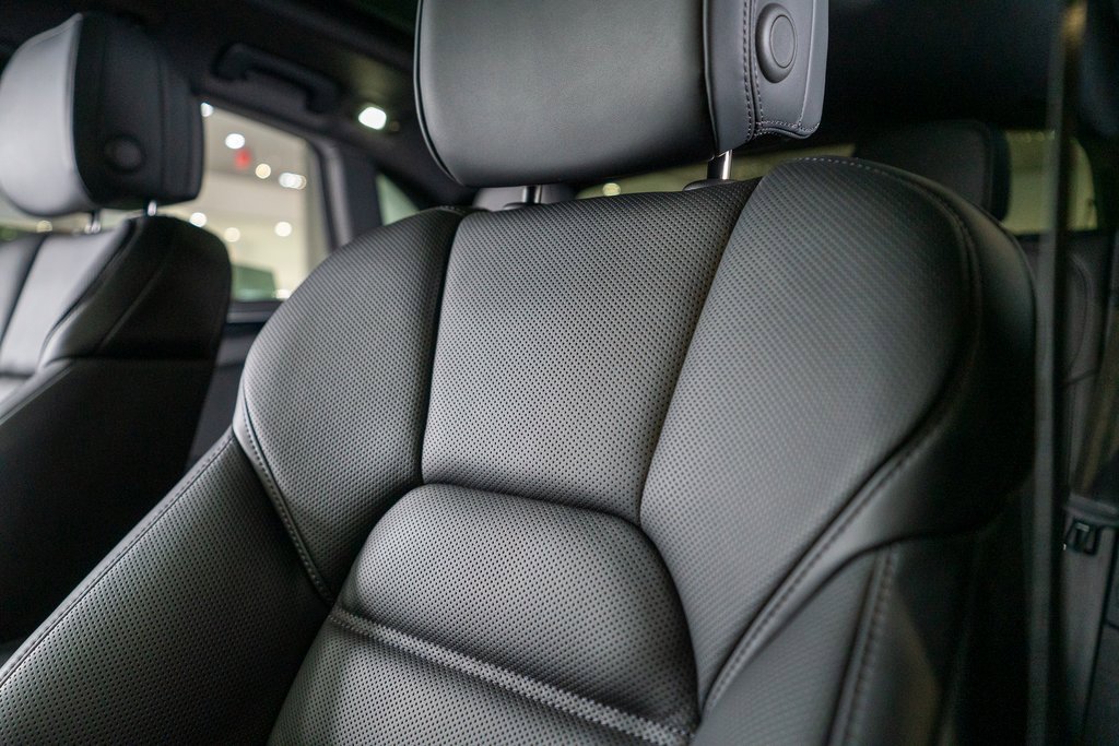 New 2026 Porsche Macan image 20