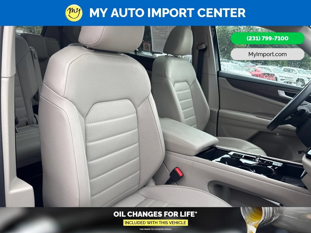 Used 2025 Volkswagen Atlas SEL AWD/4WD image 30