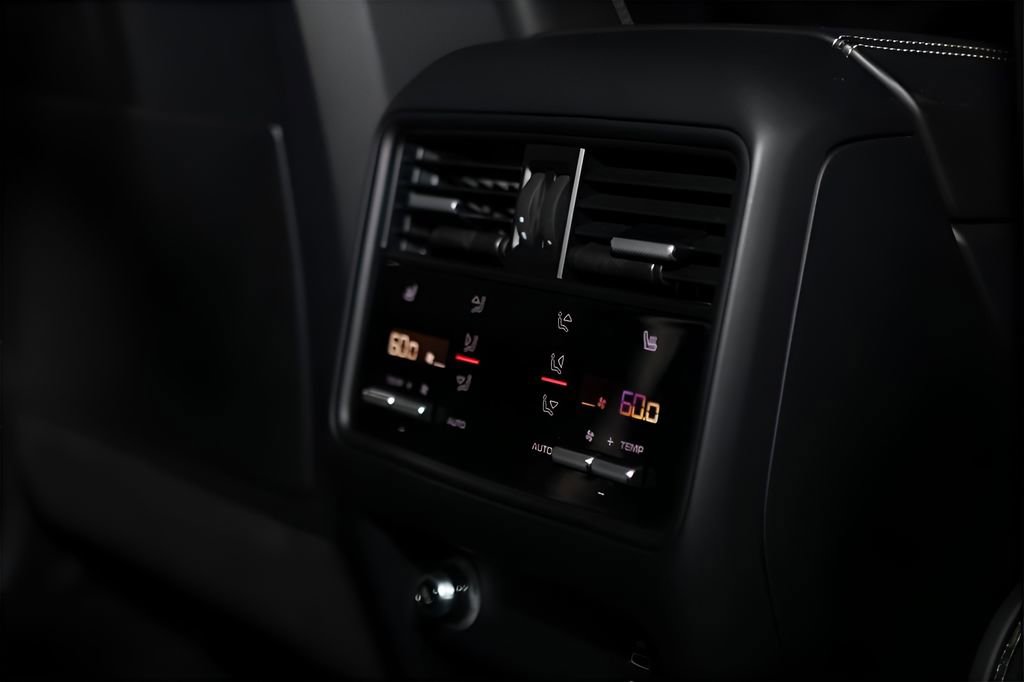 Used 2023 Porsche Cayenne Turbo GT image 26