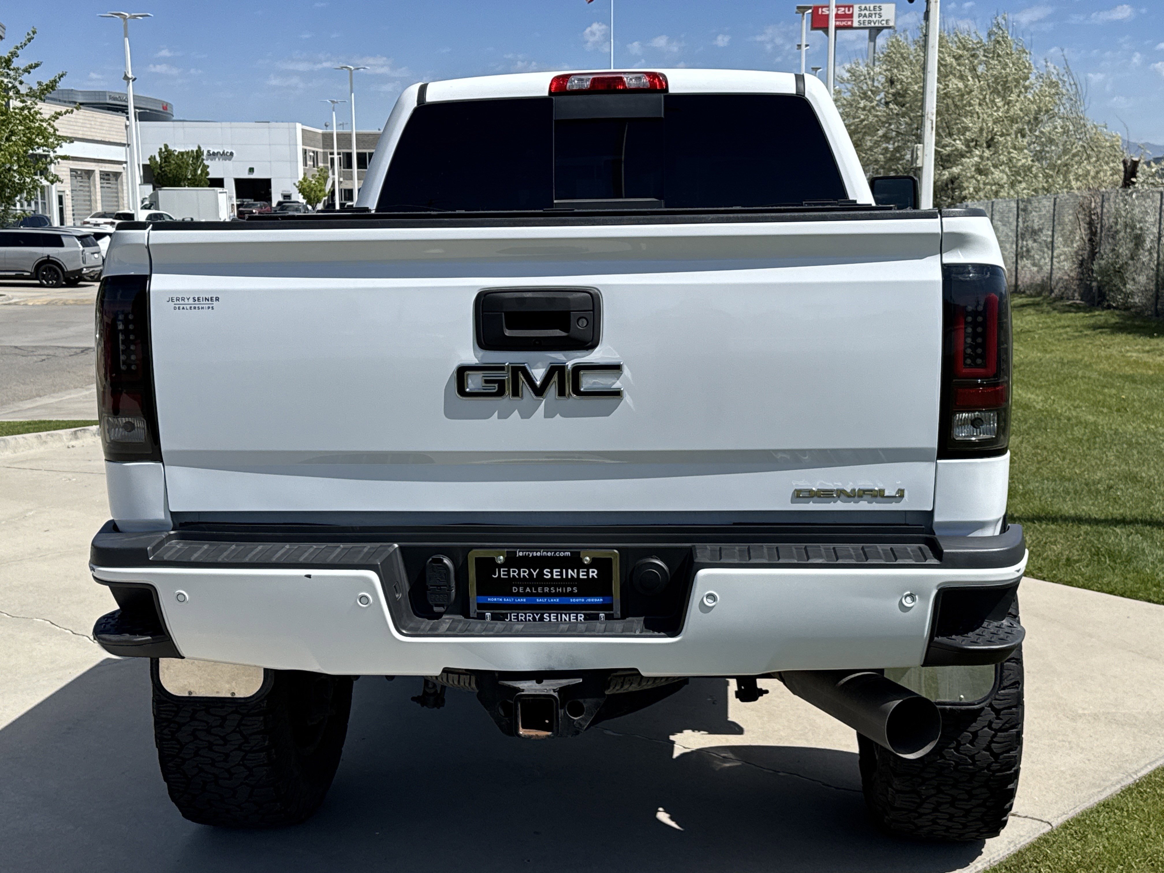 Used 2017 GMC Sierra 2500 Denali AWD/4WD image 4