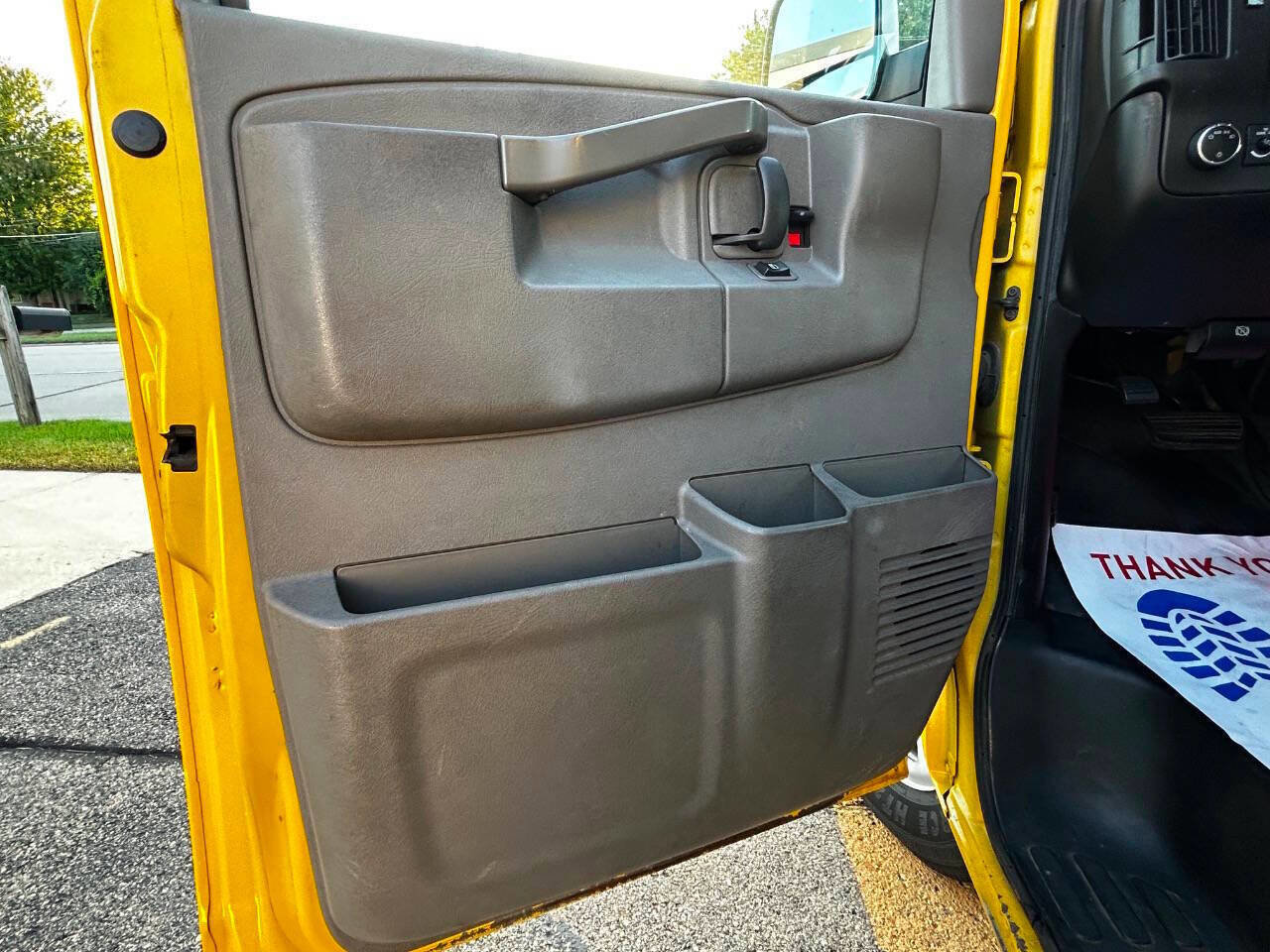 Used 2019 Chevrolet Express 2500 image 17
