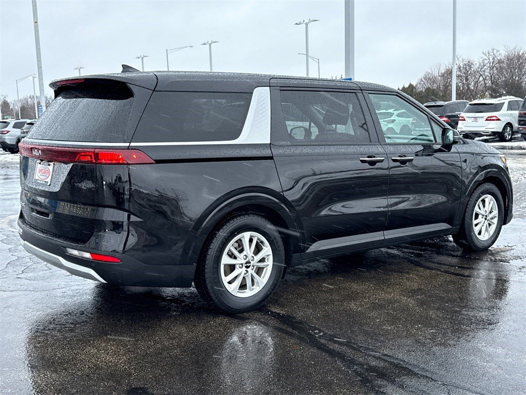 Used 2022 Kia Carnival LX image 9