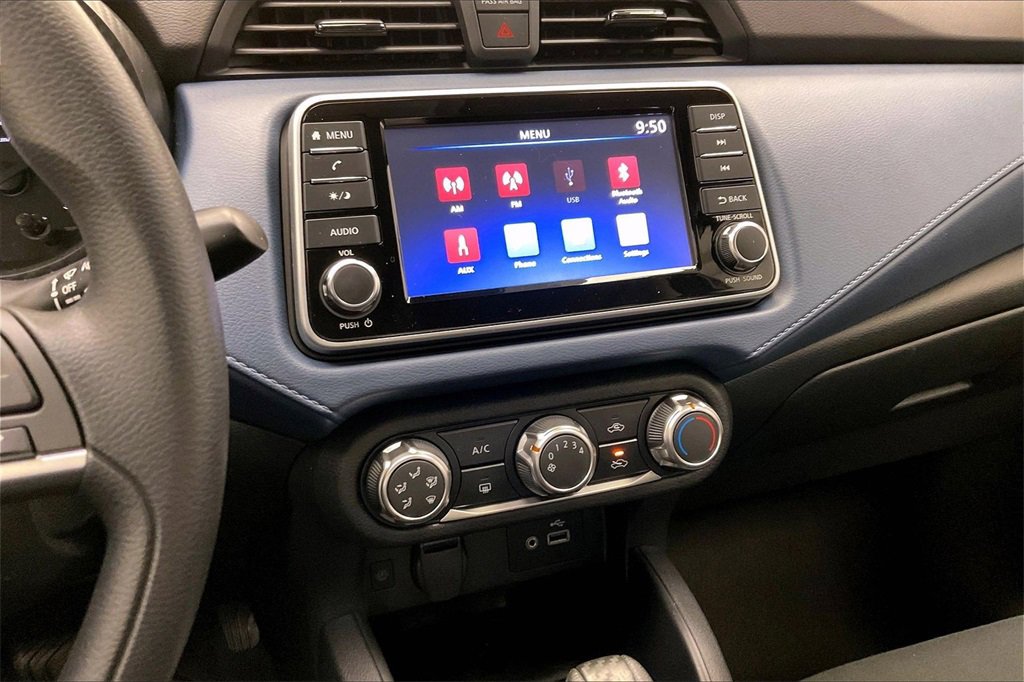 Certified 2025 Nissan Versa SV w/ Trunk Package image 5