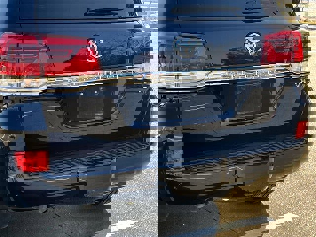 Used 2017 Toyota Land Cruiser image 5