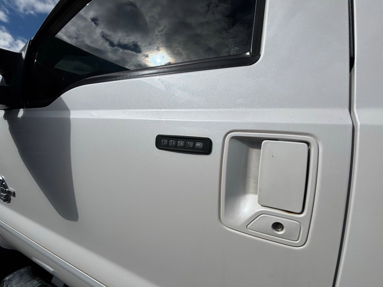 Used 2012 Ford F350 Lariat w/ Lariat Ultimate Pkg image 6