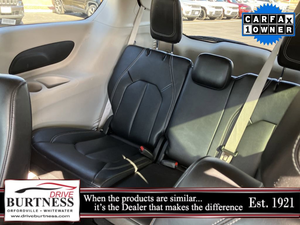 Used 2024 Chrysler Pacifica Touring-L FWD image 23
