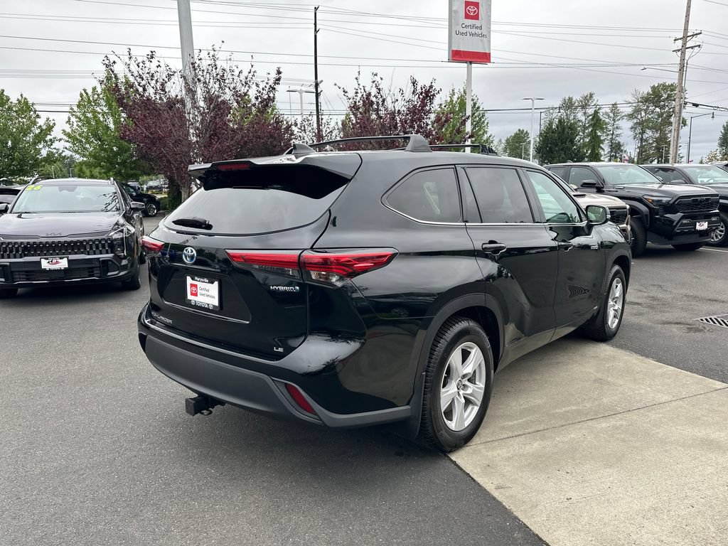 Used 2021 Toyota Highlander LE AWD/4WD image 5