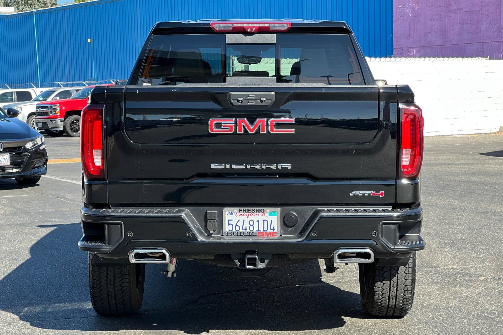 Used 2025 GMC Sierra 1500 AT4 w/ Technology Package AWD/4WD image 5