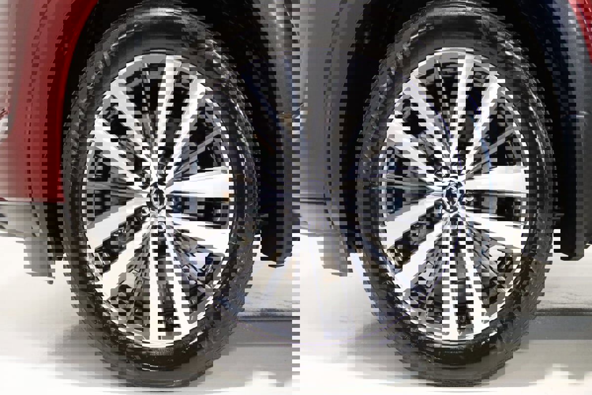 Used 2022 Nissan Pathfinder Platinum w/ Cargo Package image 77