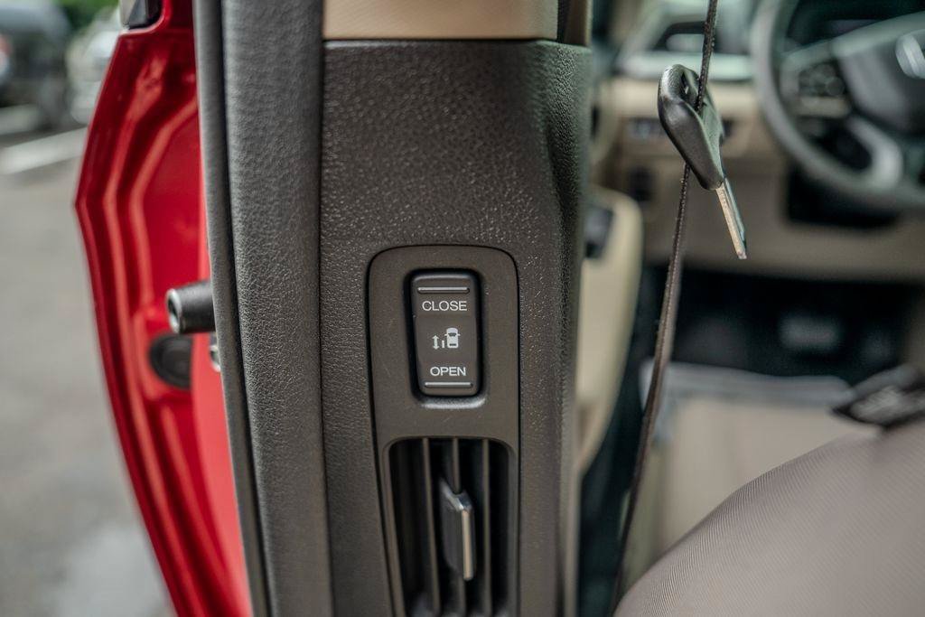Used 2022 Honda Odyssey EX image 18