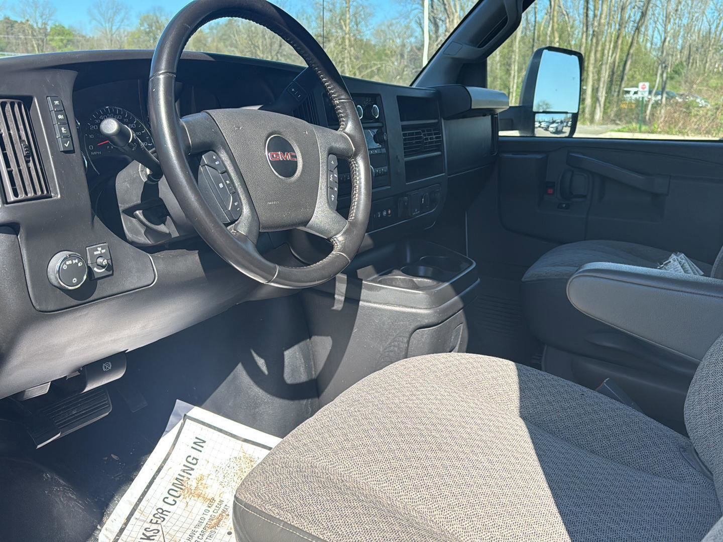 Used 2022 GMC Savana 3500 w/ Power Convenience Package RWD image 10