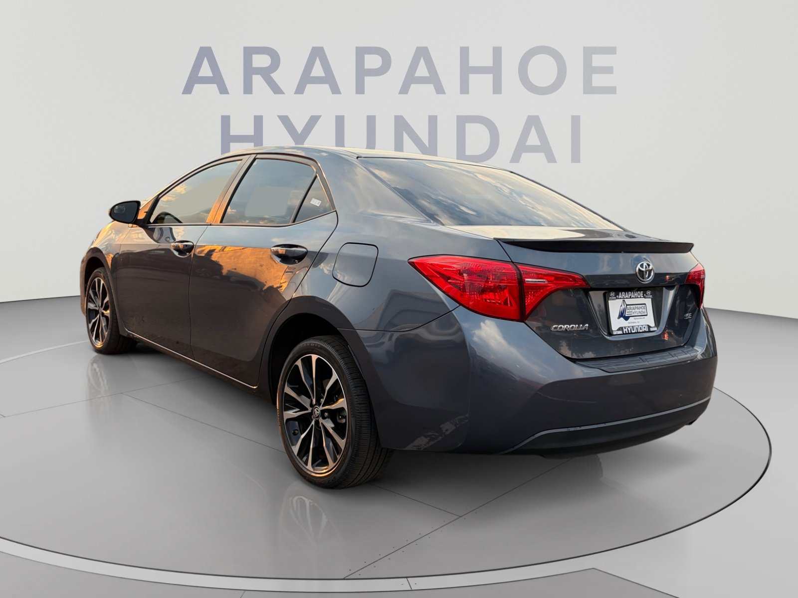 Used 2017 Toyota Corolla SE w/ Carpet Mat Package (TMS) FWD image 3