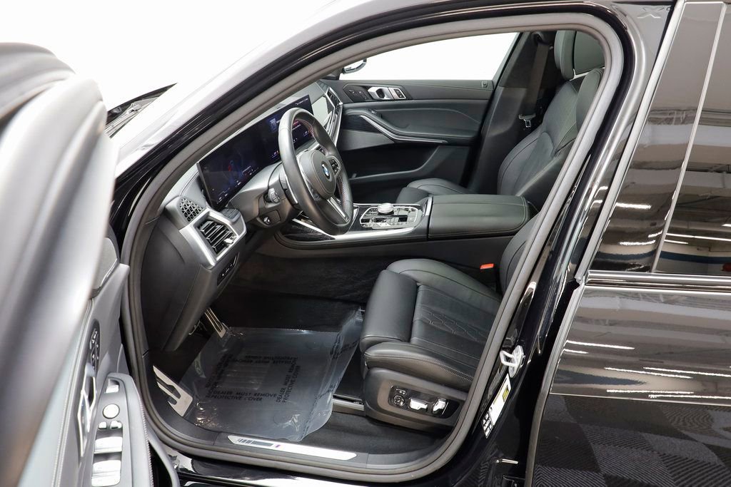 Certified 2025 BMW X7 M60i AWD/4WD image 6