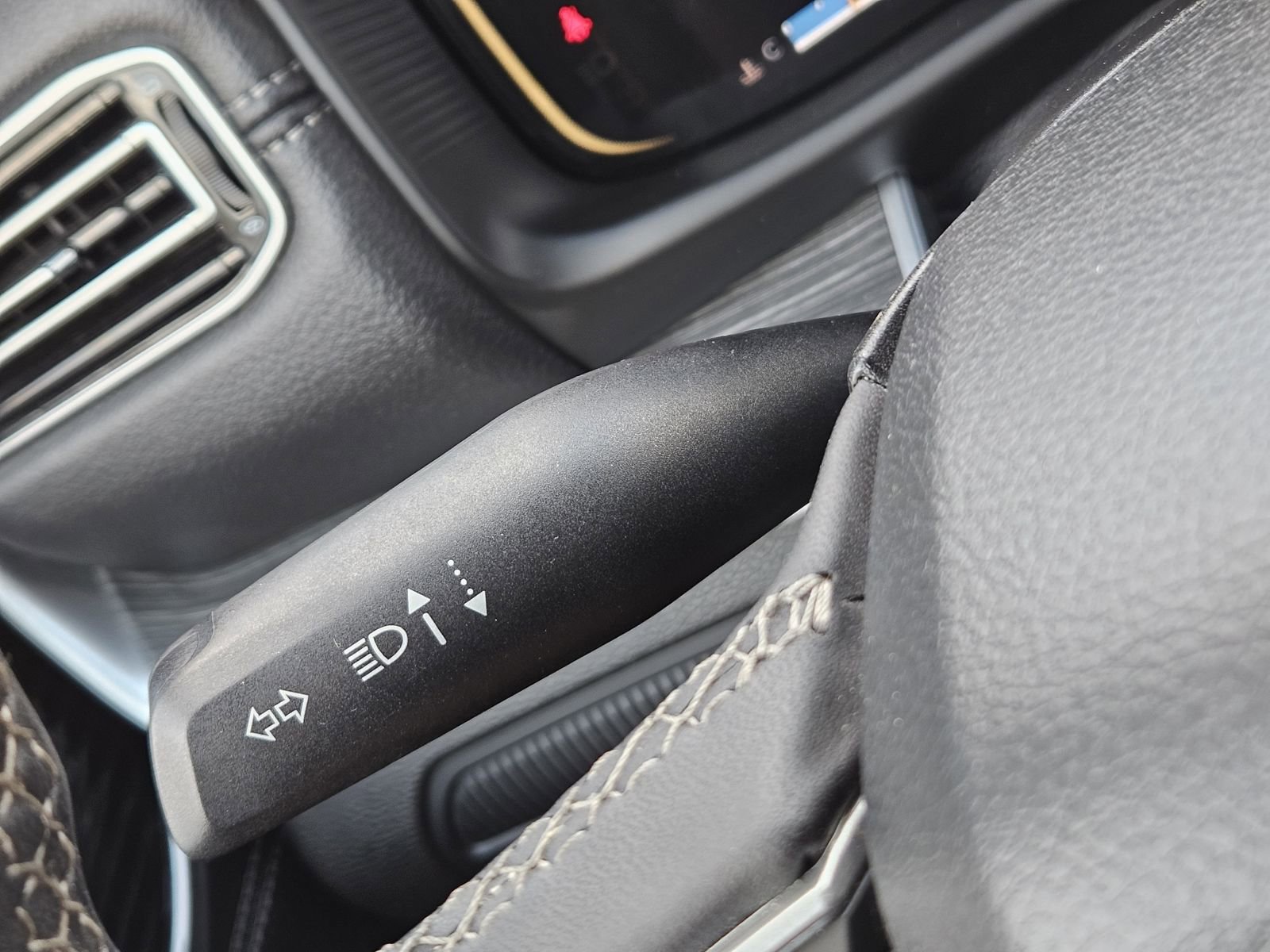 Used 2023 Jeep Wagoneer L Series III w/ Preferred Equipment Group image 59