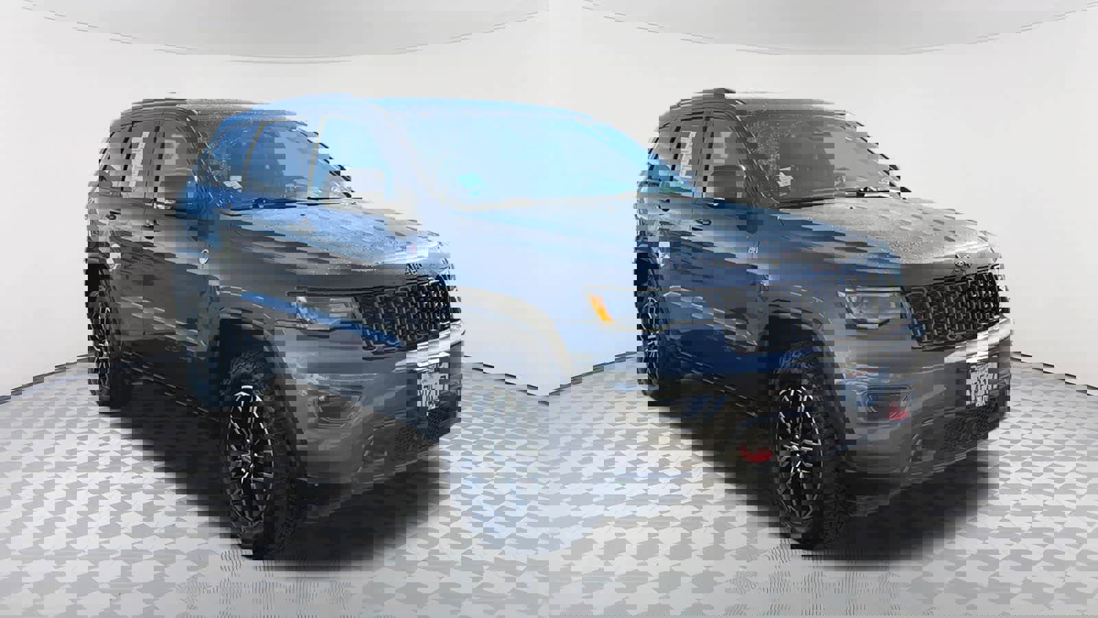 Used 2017 Jeep Grand Cherokee Trailhawk w/ Trailhawk Luxury Group image 3