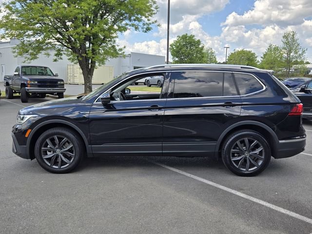Used 2022 Volkswagen Tiguan SE image 2