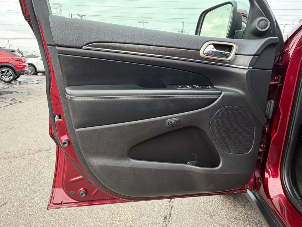 Used 2017 Jeep Grand Cherokee Limited w/ Luxury Group II image 12