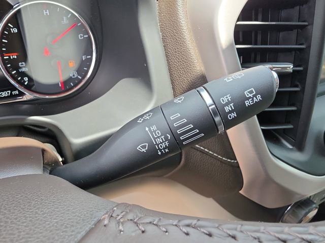 Used 2019 GMC Acadia Denali w/ Technology Package FWD image 24