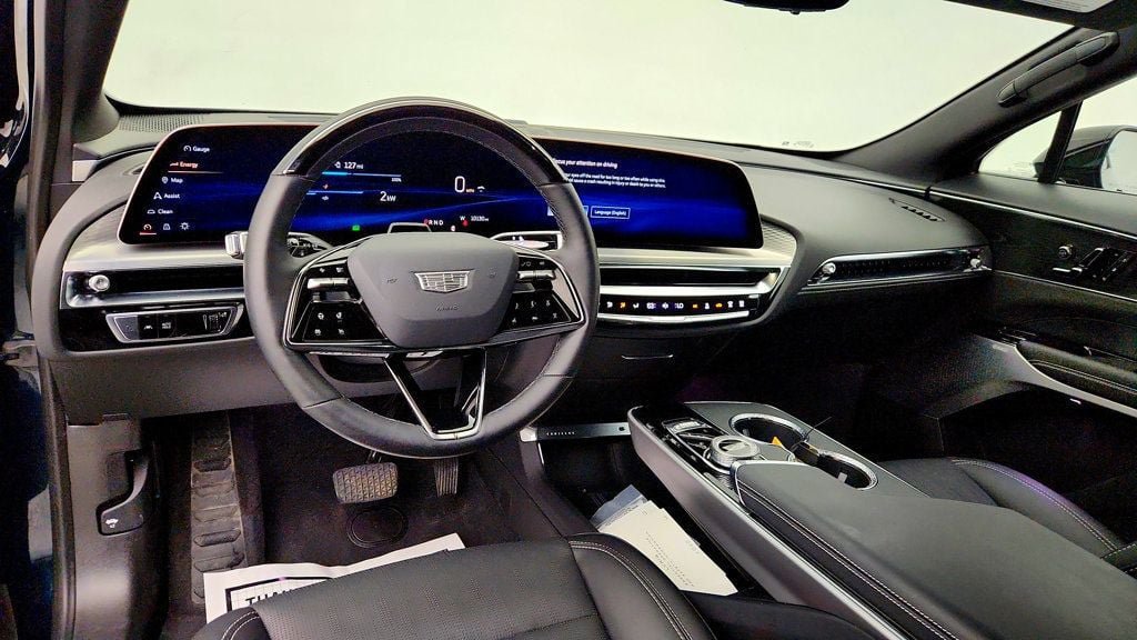 Used 2025 Cadillac Lyriq Luxury w/ LPO, Floor Liner Package AWD/4WD image 12
