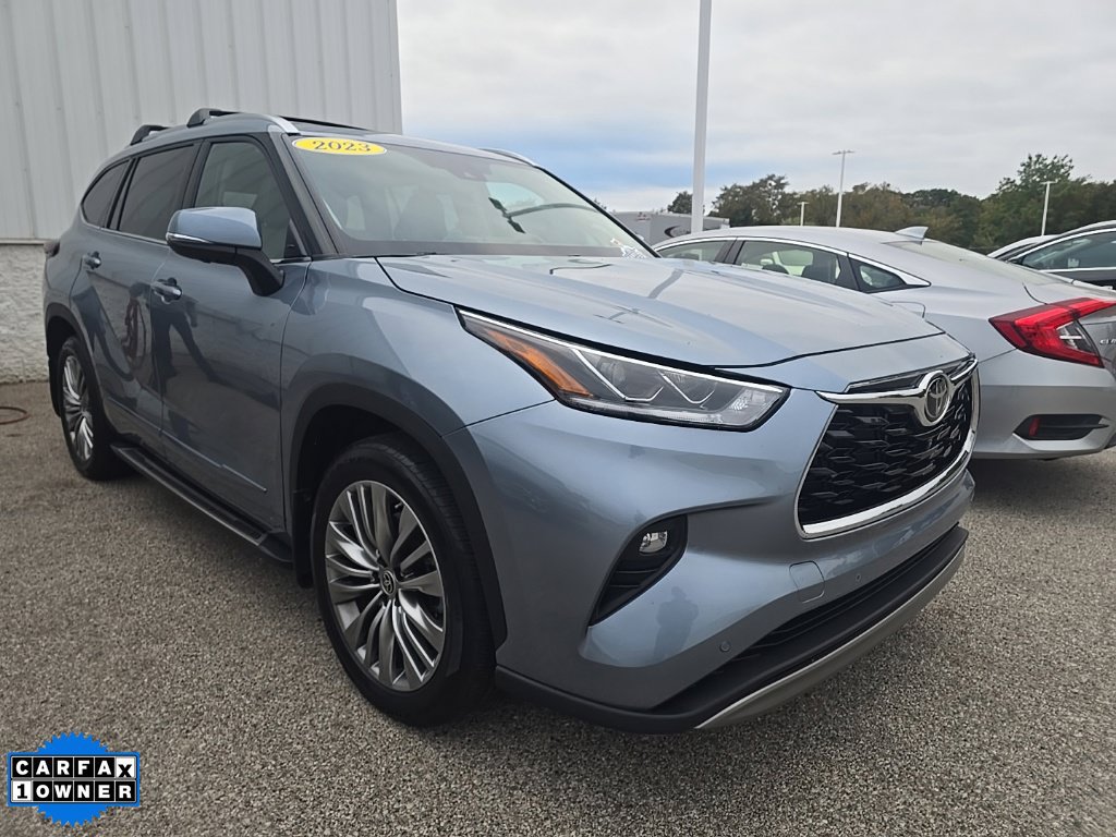 Used 2023 Toyota Highlander Platinum AWD/4WD image 2