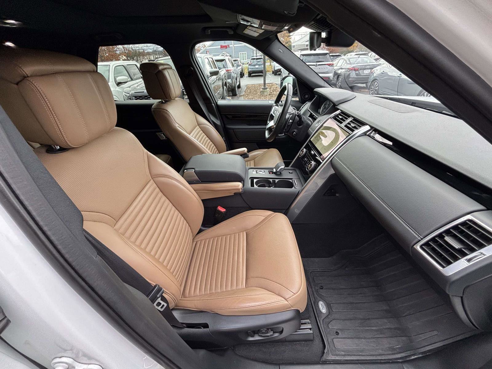 Used 2023 Land Rover Discovery S R-Dynamic image 27