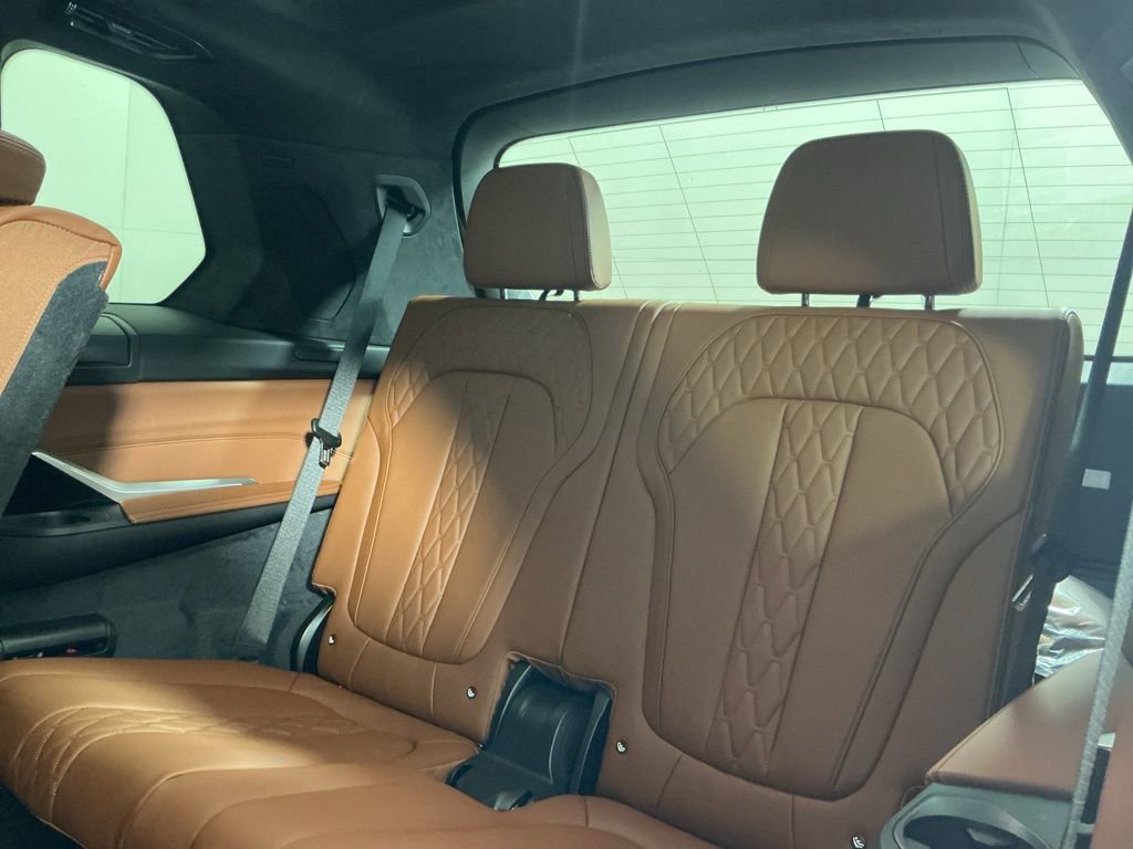 New 2026 BMW X7 xDrive40i AWD/4WD image 28