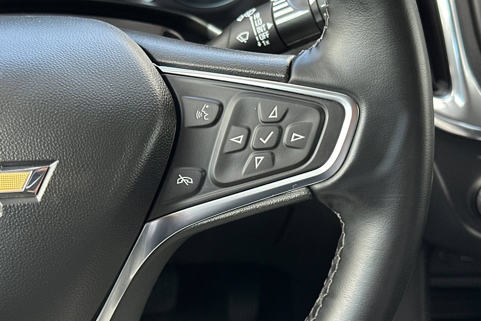Used 2024 Chevrolet Equinox LT AWD/4WD image 32