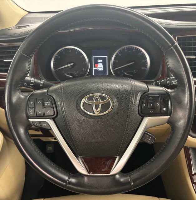 Used 2016 Toyota Highlander XLE AWD/4WD image 26